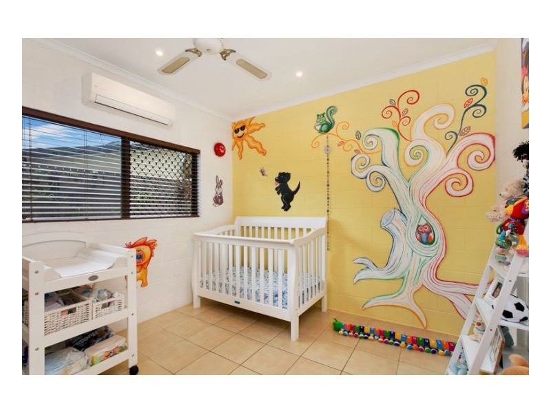 6 Scarborough Close, Kewarra Beach QLD 4879