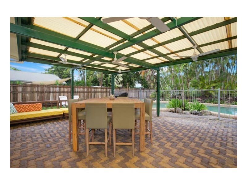 6 Scarborough Close, Kewarra Beach QLD 4879