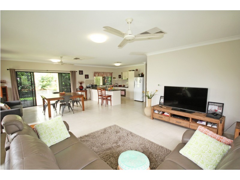 14 Leinster Drive, Mareeba QLD 4880