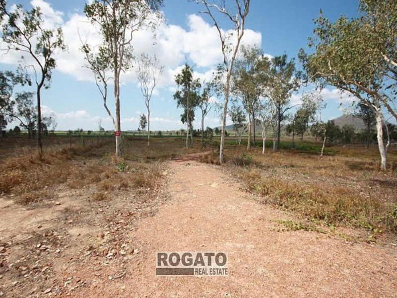105 Macadamia Close, Mareeba QLD 4880
