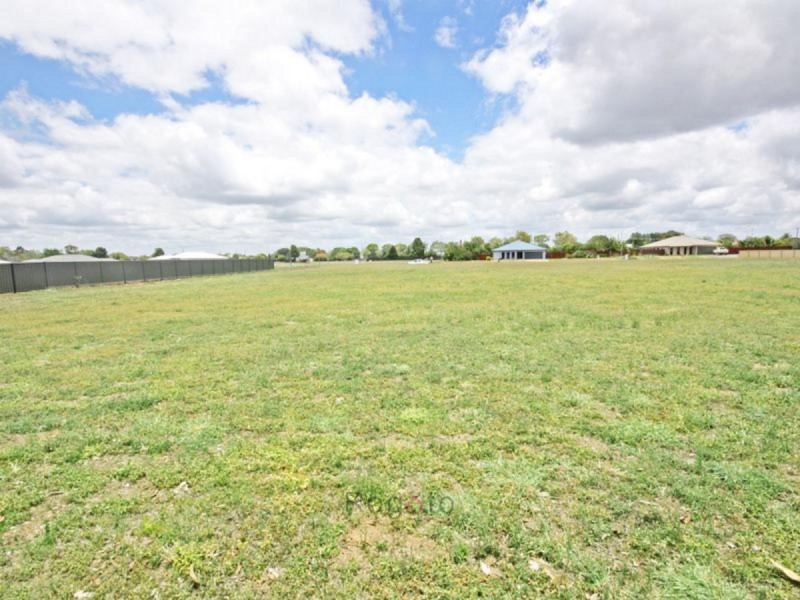 8 Riverlands Drive, Mareeba QLD 4880