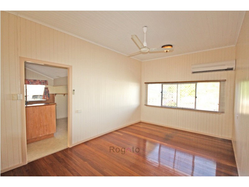 9 Pares Street, Mareeba QLD 4880