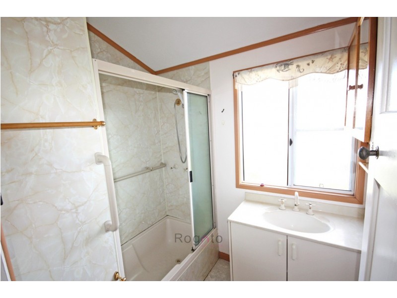 9 Pares Street, Mareeba QLD 4880