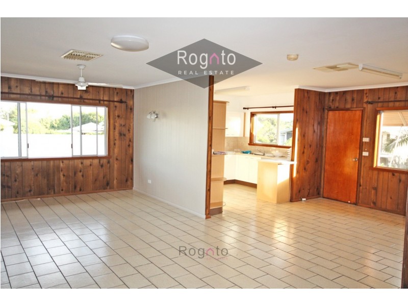 18 Jackson Close, Westcourt QLD 4870