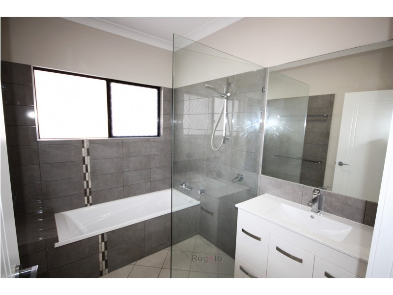 16 Yarrabee Close, Mareeba QLD 4880