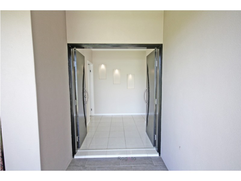 16 Yarrabee Close, Mareeba QLD 4880