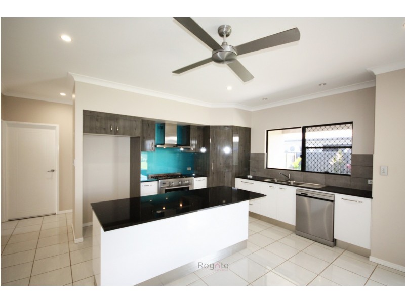 16 Yarrabee Close, Mareeba QLD 4880