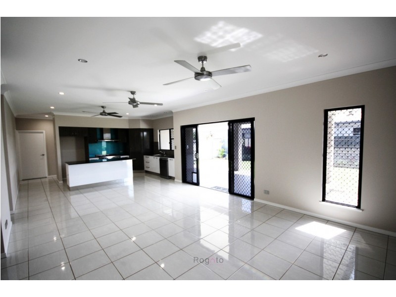 16 Yarrabee Close, Mareeba QLD 4880