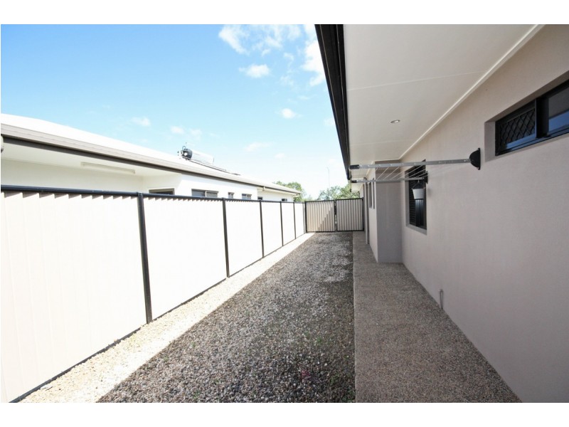 16 Yarrabee Close, Mareeba QLD 4880