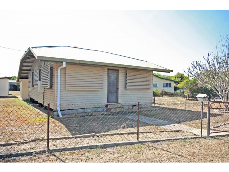 2 Vaughan Street, Mareeba QLD 4880