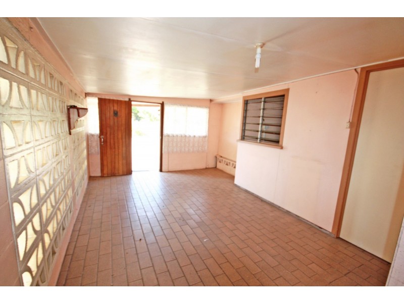 2 Vaughan Street, Mareeba QLD 4880