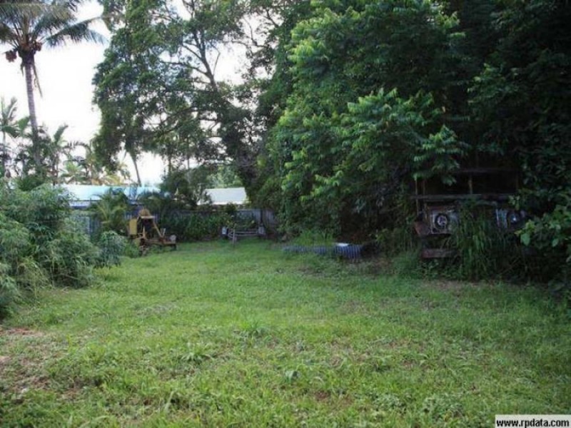 81-83 Bruce Highway, Edmonton QLD 4869