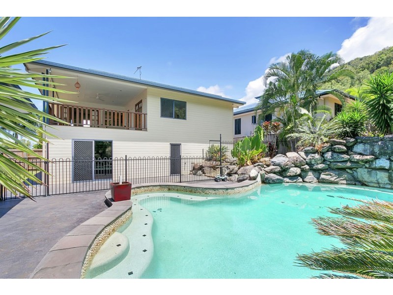 24 Macarthur Close, Palm Cove QLD 4879