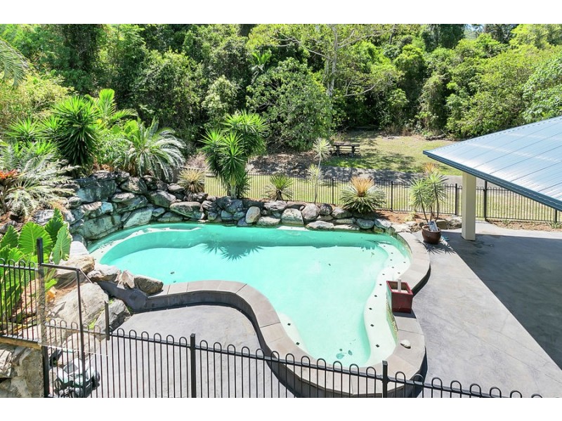 24 Macarthur Close, Palm Cove QLD 4879