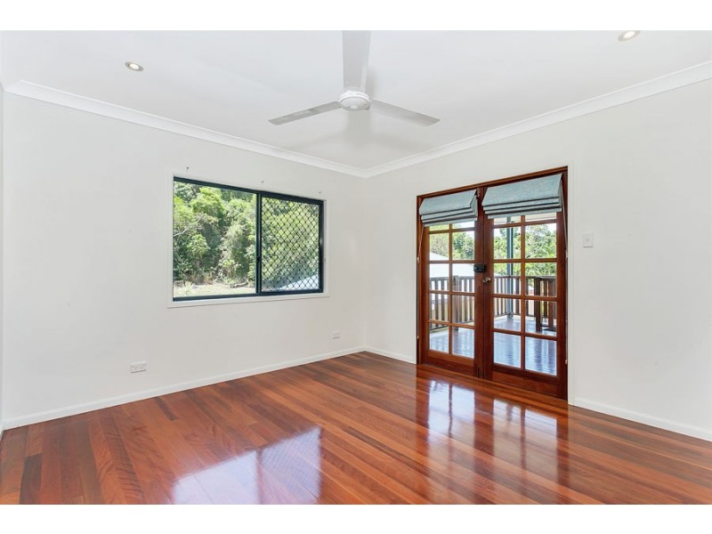 24 Macarthur Close, Palm Cove QLD 4879