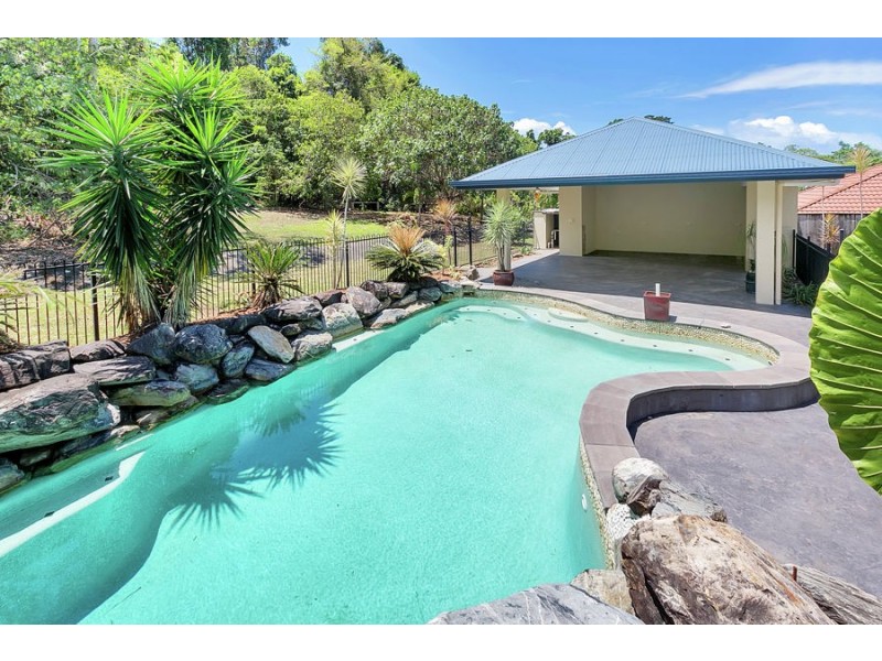 24 Macarthur Close, Palm Cove QLD 4879