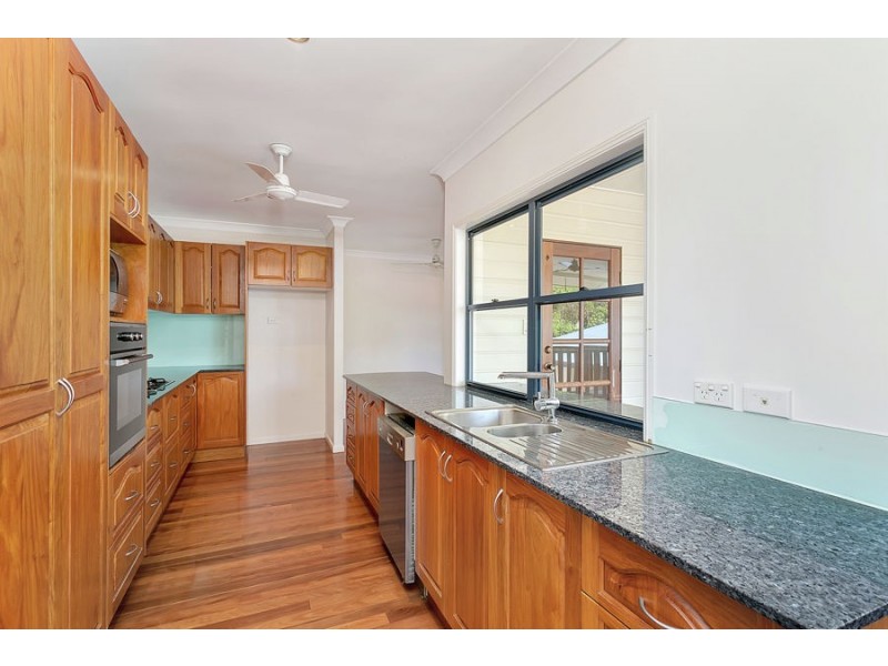 24 Macarthur Close, Palm Cove QLD 4879