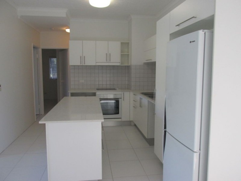 27 327 Lake Street, Cairns QLD 4870