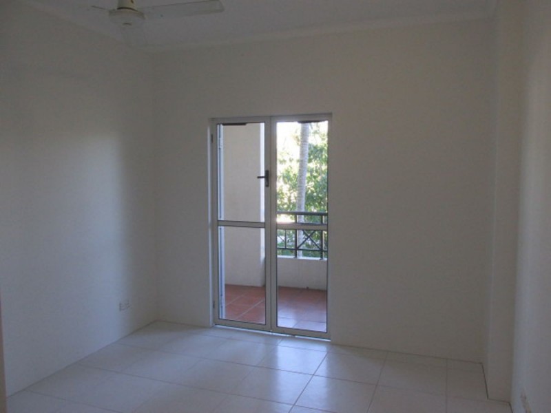 27 327 Lake Street, Cairns QLD 4870