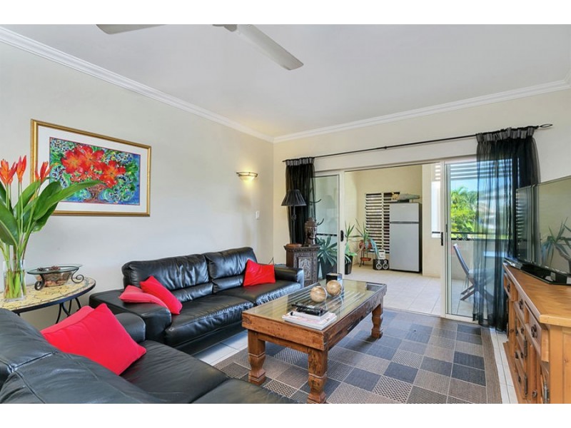 17/304 Lake Street, Cairns North QLD 4870