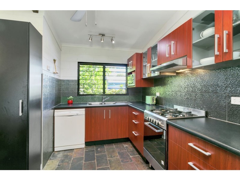 5 Moonah Street, Holloways Beach QLD 4878