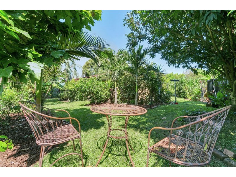 5 Moonah Street, Holloways Beach QLD 4878