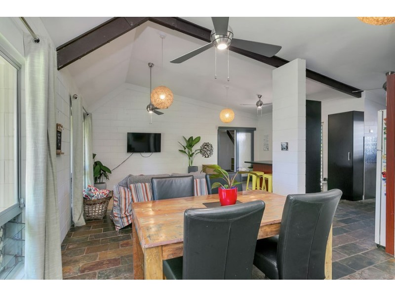 5 Moonah Street, Holloways Beach QLD 4878