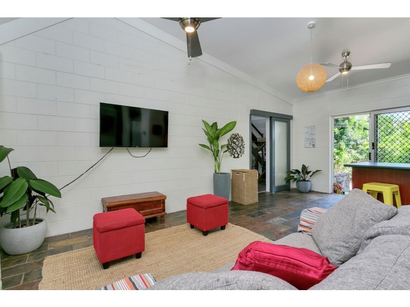 5 Moonah Street, Holloways Beach QLD 4878