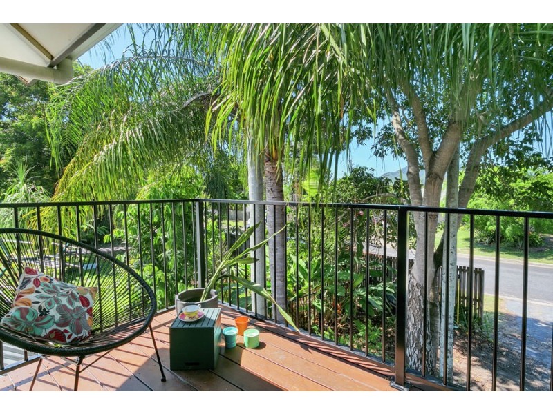 5 Moonah Street, Holloways Beach QLD 4878