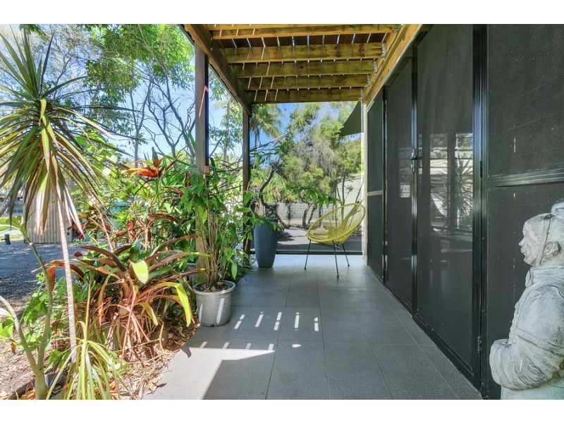 5 Moonah Street, Holloways Beach QLD 4878