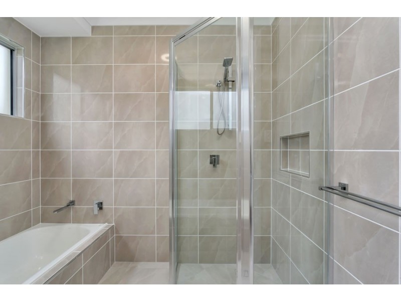 2 20-28 Fretwell Road, White Rock QLD 4868