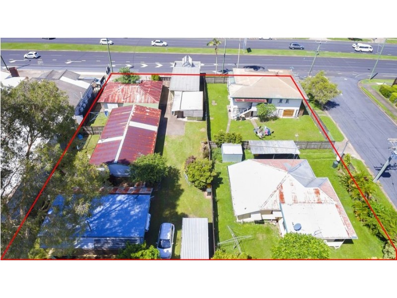 31 Pease Street, Manoora QLD 4870