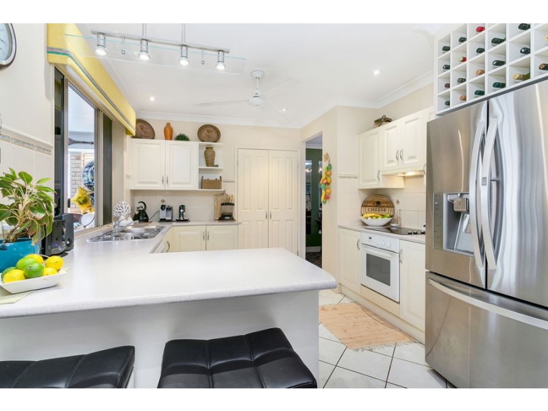 15 Knight Road, Smithfield QLD 4878