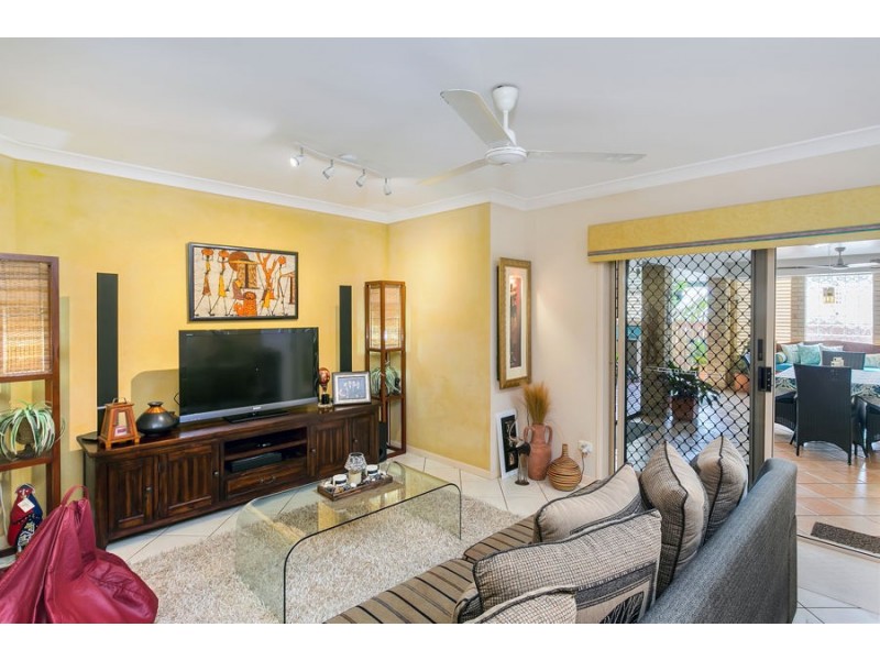 15 Knight Road, Smithfield QLD 4878