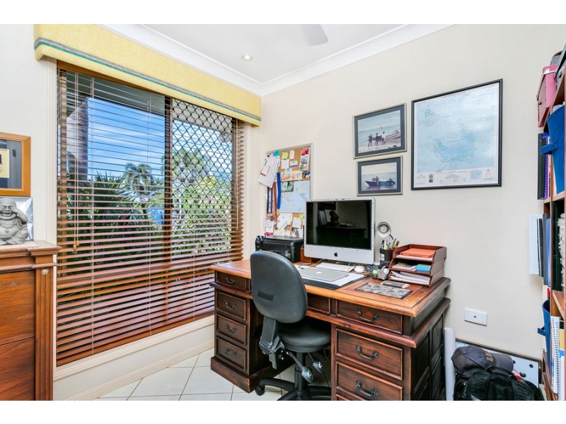 15 Knight Road, Smithfield QLD 4878