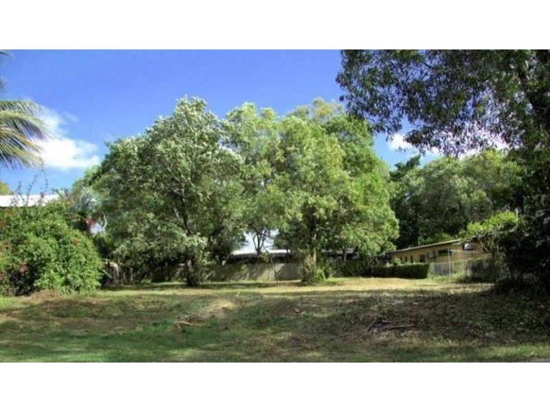 63 Willow Street, Holloways Beach QLD 4878