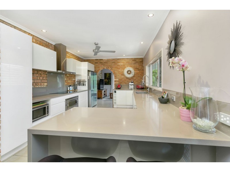 1 Sandpiper Court, Bayview Heights QLD 4868