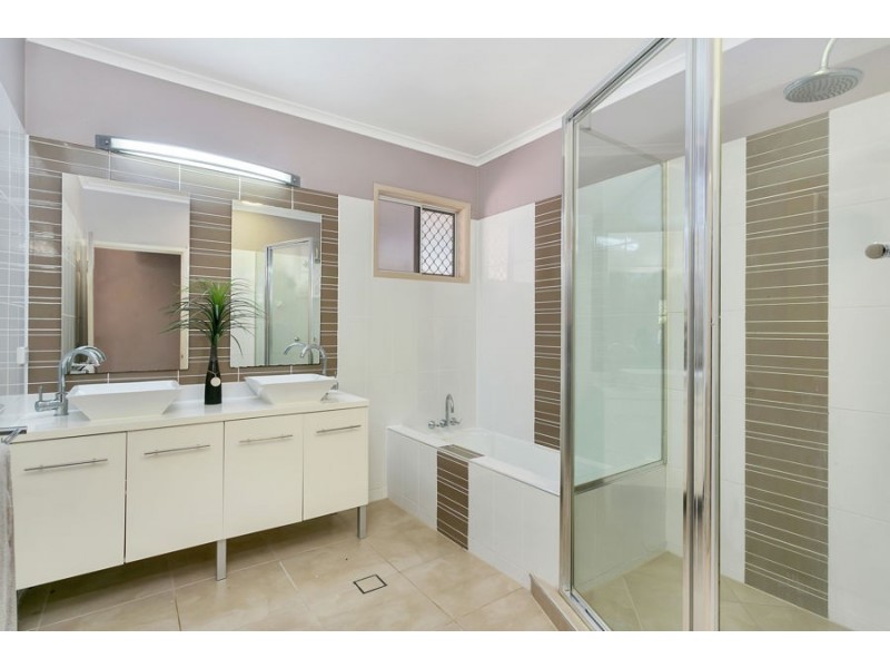 1 Sandpiper Court, Bayview Heights QLD 4868