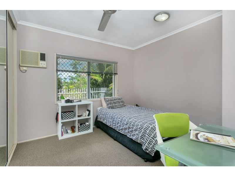 1 Sandpiper Court, Bayview Heights QLD 4868