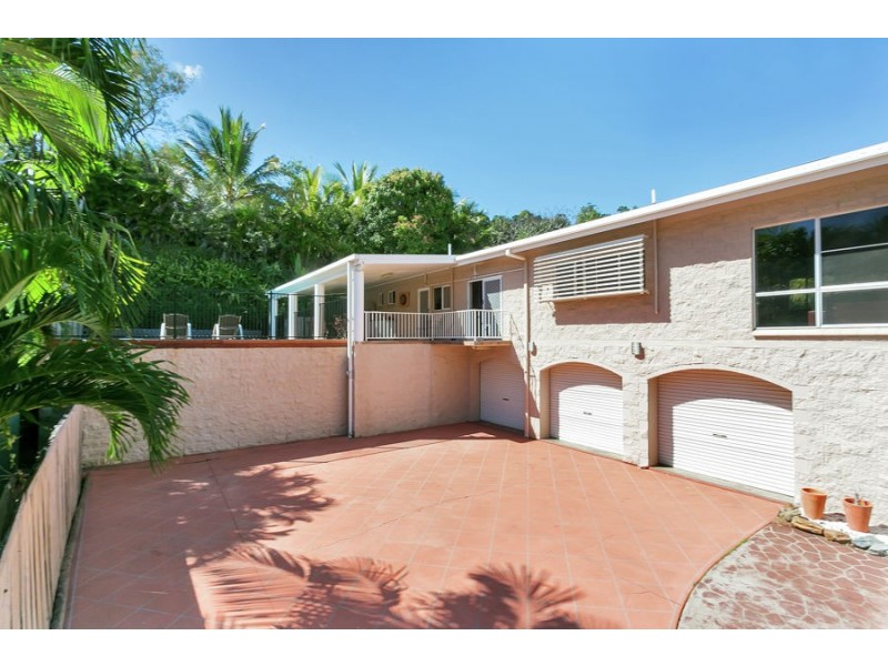 1 Sandpiper Court, Bayview Heights QLD 4868