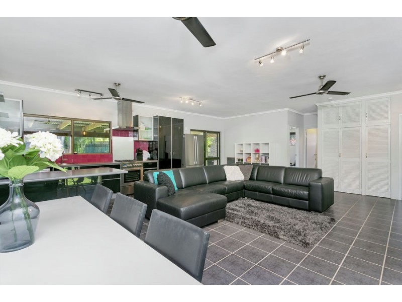 9 Sirius Street, Bentley Park QLD 4869