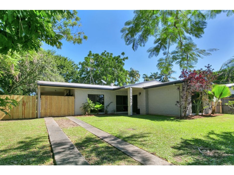 9 Sirius Street, Bentley Park QLD 4869