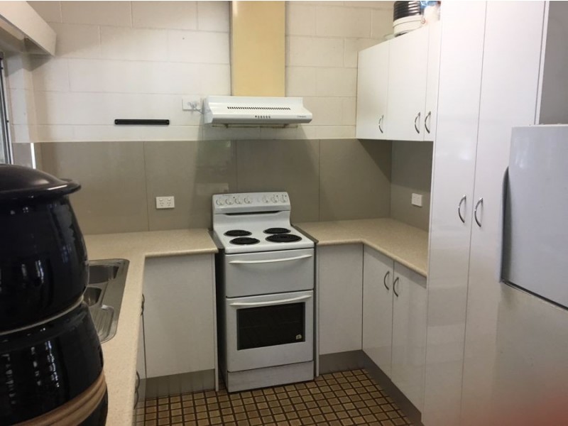 18 Almond Street, Holloways Beach QLD 4878