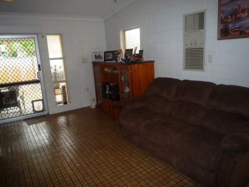 18 Almond Street, Holloways Beach QLD 4878