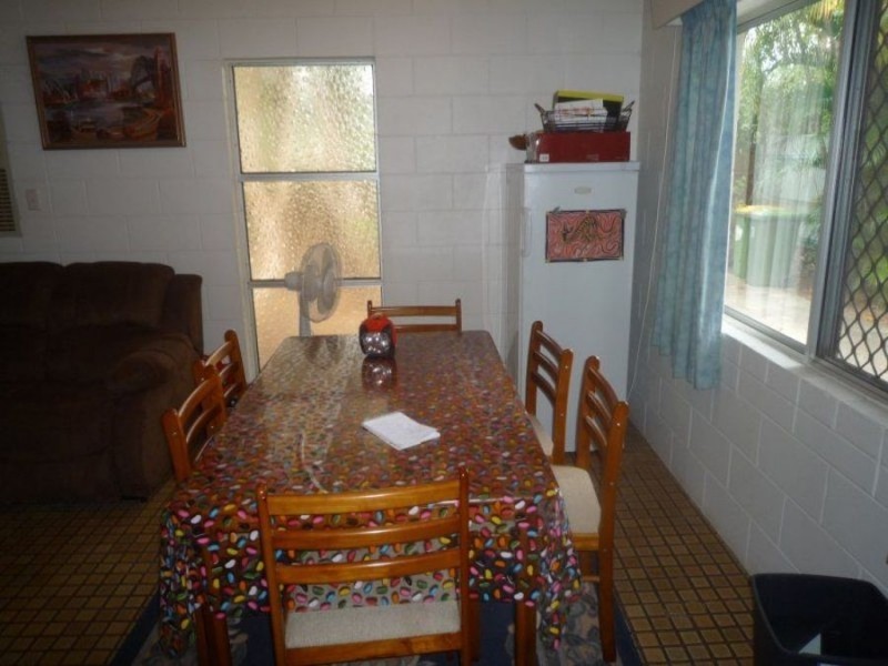 18 Almond Street, Holloways Beach QLD 4878