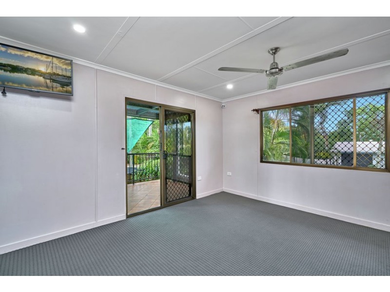 50 Oleander Street, Holloways Beach QLD 4878