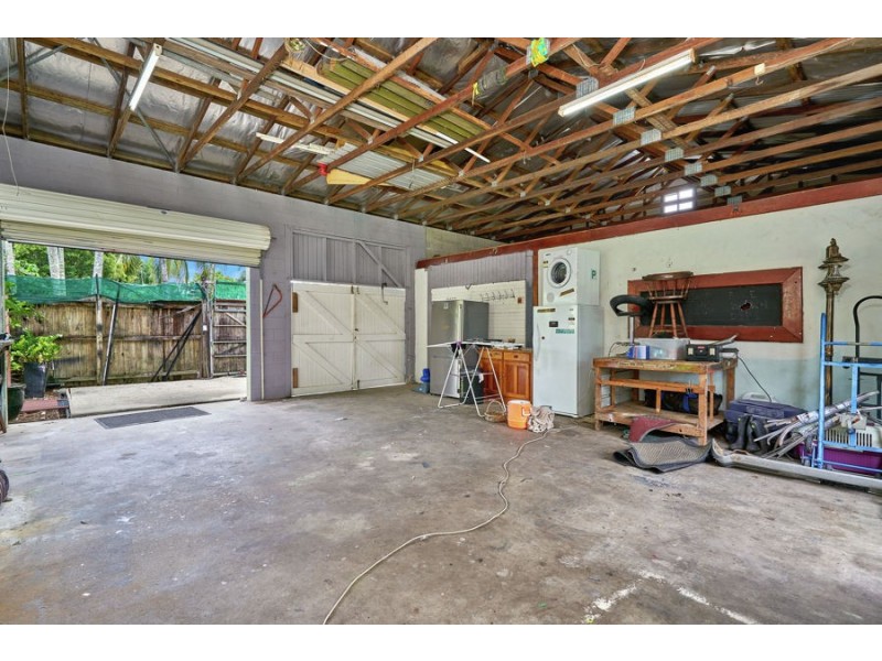 50 Oleander Street, Holloways Beach QLD 4878