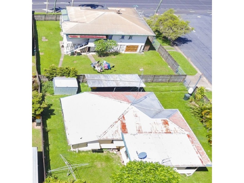 27 Pease Street, Manoora QLD 4870