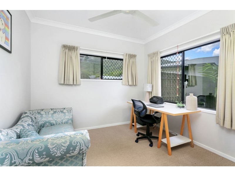 4 Whela Close, Bentley Park QLD 4869