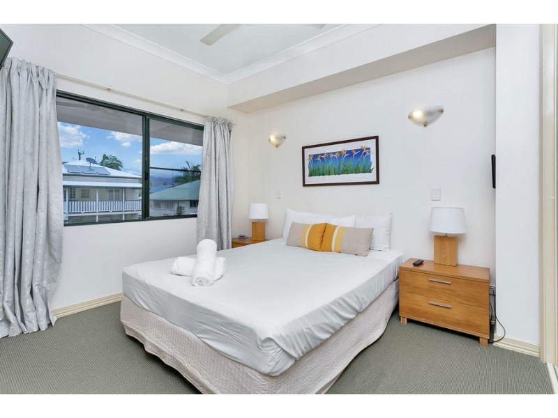 11 233 Esplanade, Cairns North QLD 4870